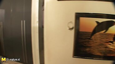 Smut مشنری کے ساتھ ماسٹر Alita لی ، دھماکے کی آواز Bros کی