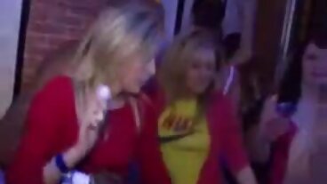 مشکل کے ساتھ جنسی تعلقات کی حوصلہ افزائی کر لی L