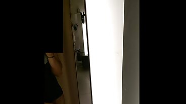 ماں کارروائی کے ساتھ خوبصورت مونک آل Br