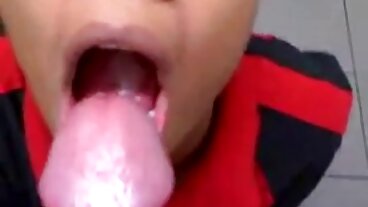 گہری حلق اور مقعد کے ساتھ خوبصورت Adriana Chechik اور انجیلا بادشاہوں